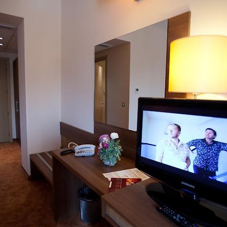 Top Rooms Aparthotel Bucarest Exterior foto