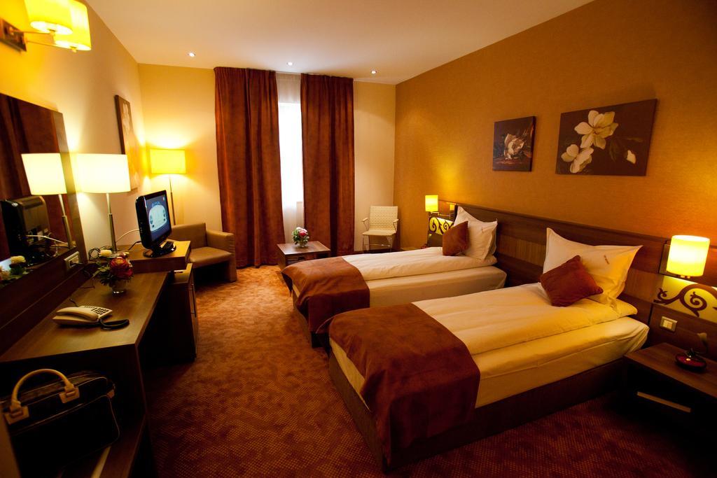 Top Rooms Aparthotel Bucarest Exterior foto